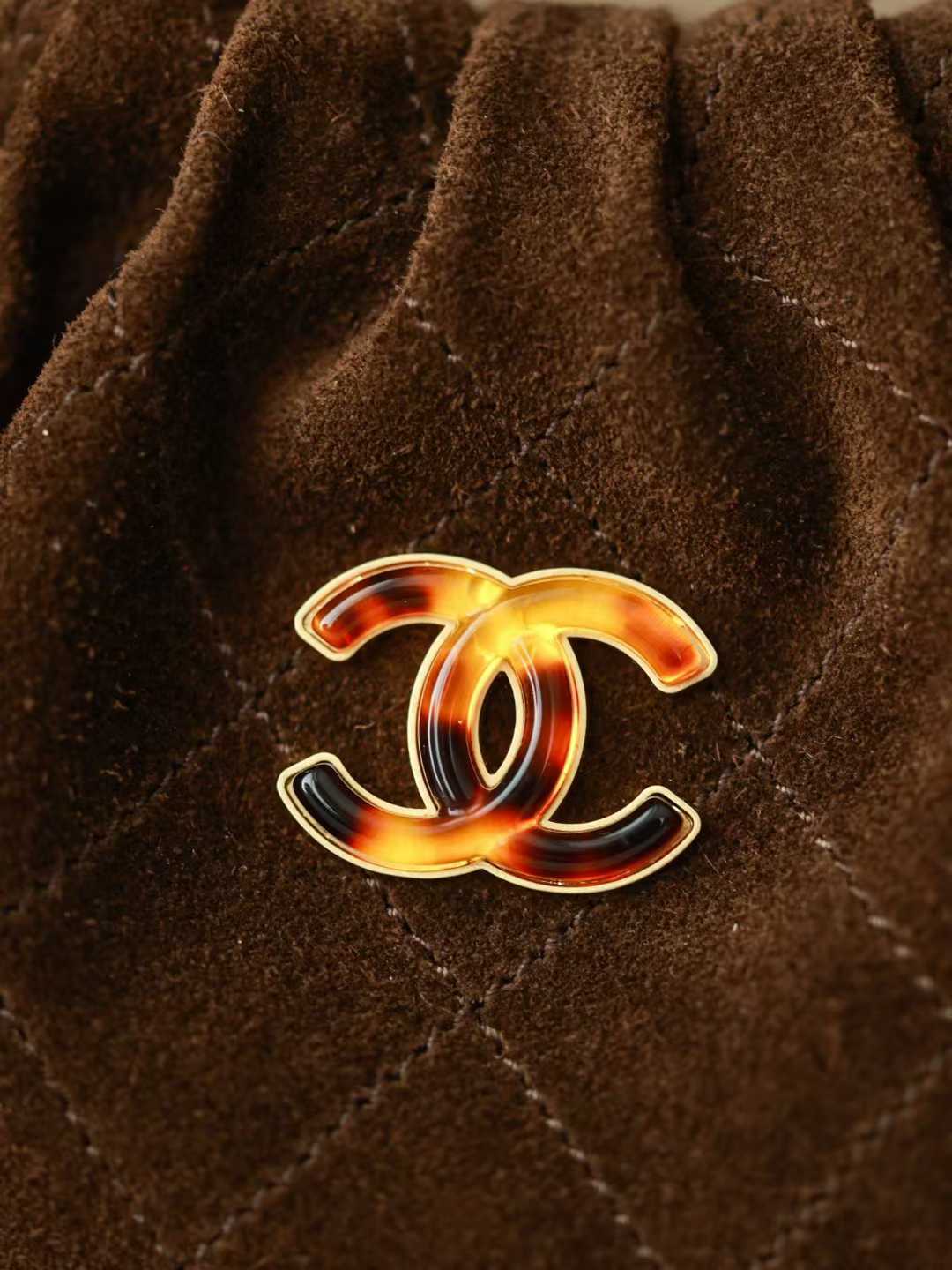 Chanel Mini Pouch view 4