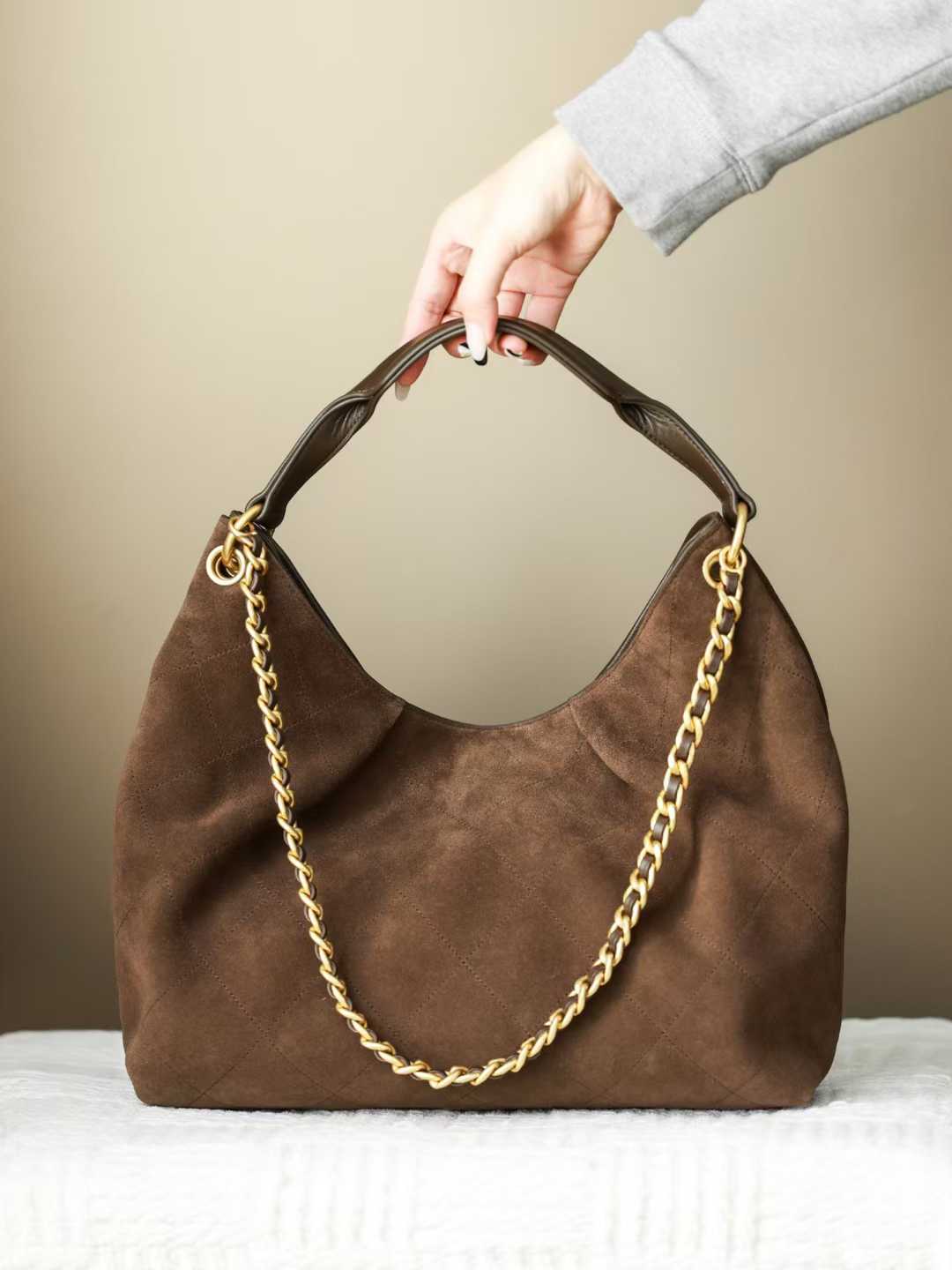 Chanel 26C Hippie bag view 2
