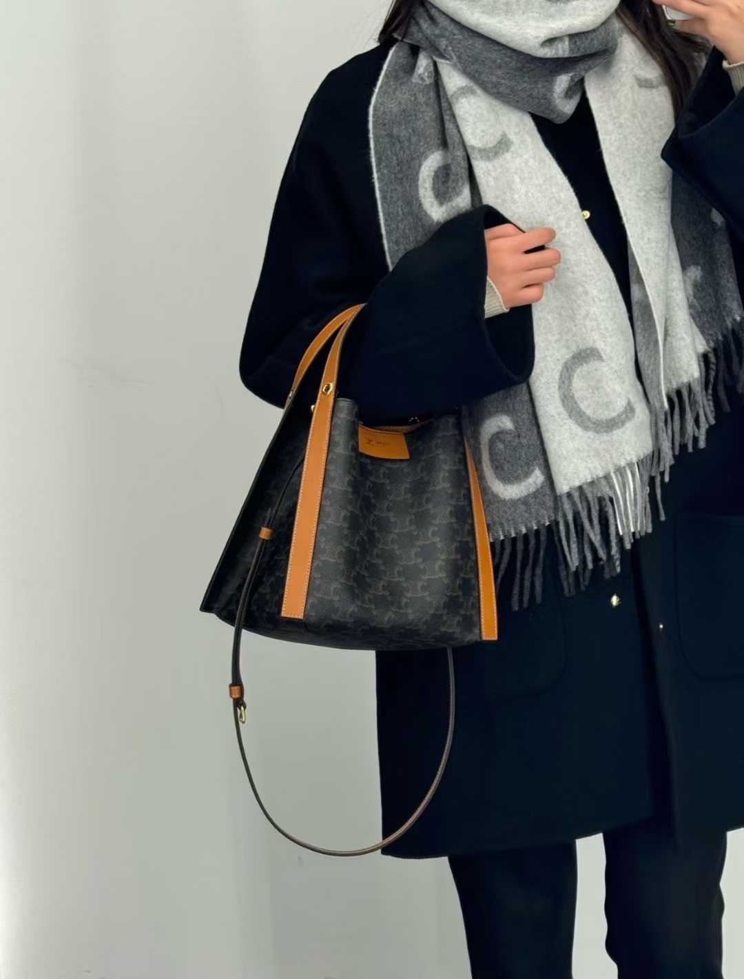 Celine SMALL CUBE BAG IN Triomphe Canvas and NATURAL Calfskin view 9