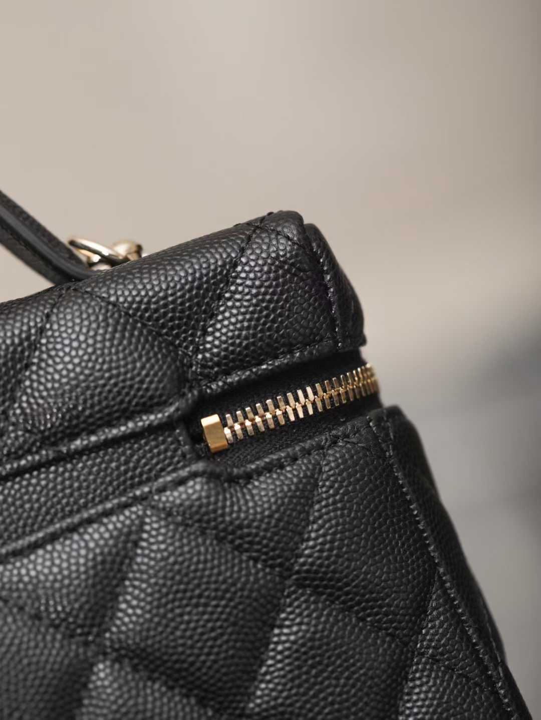 Chanel 26C Top handle box bag view 8