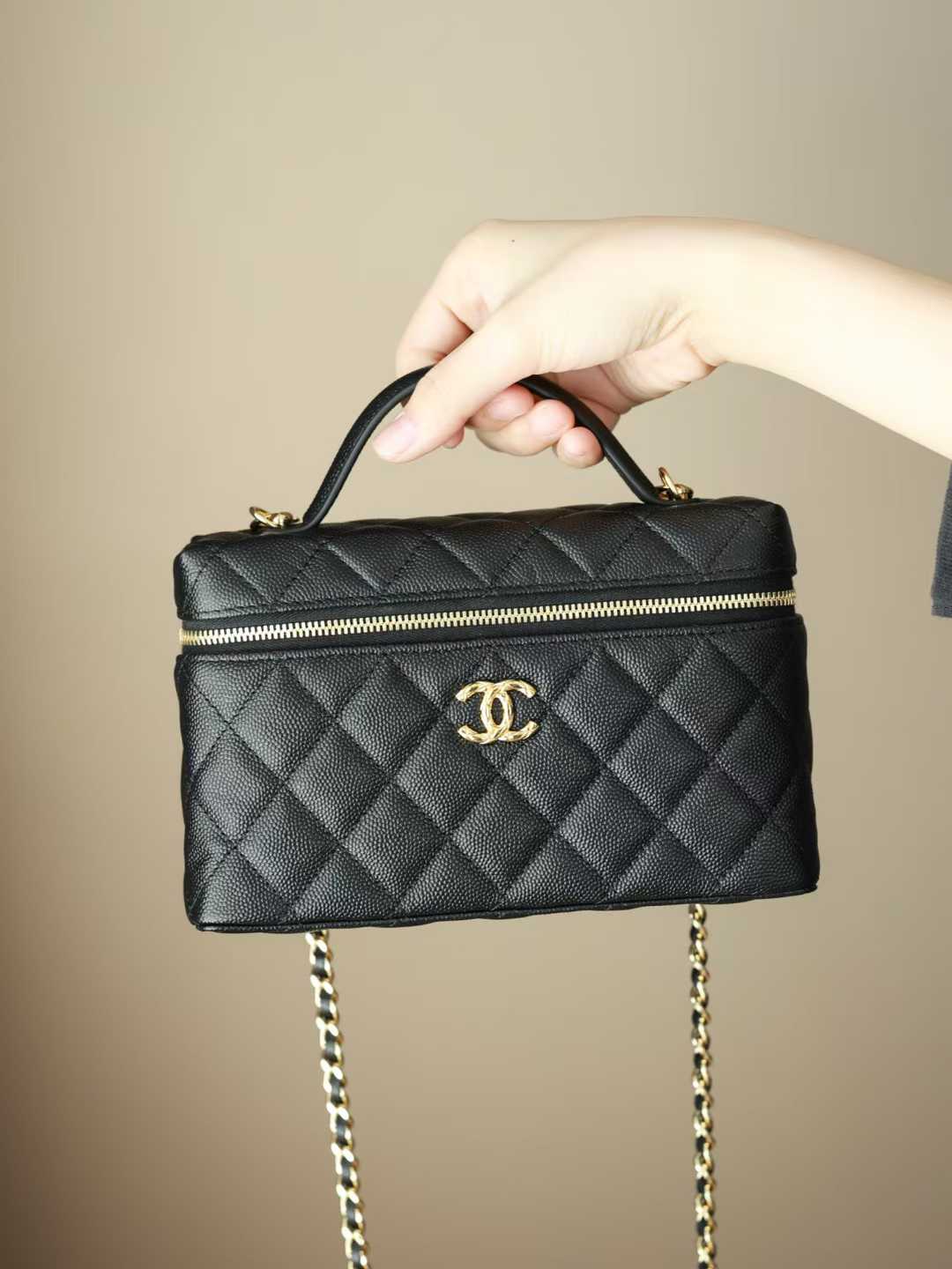 Chanel 26C Top handle box bag view 1