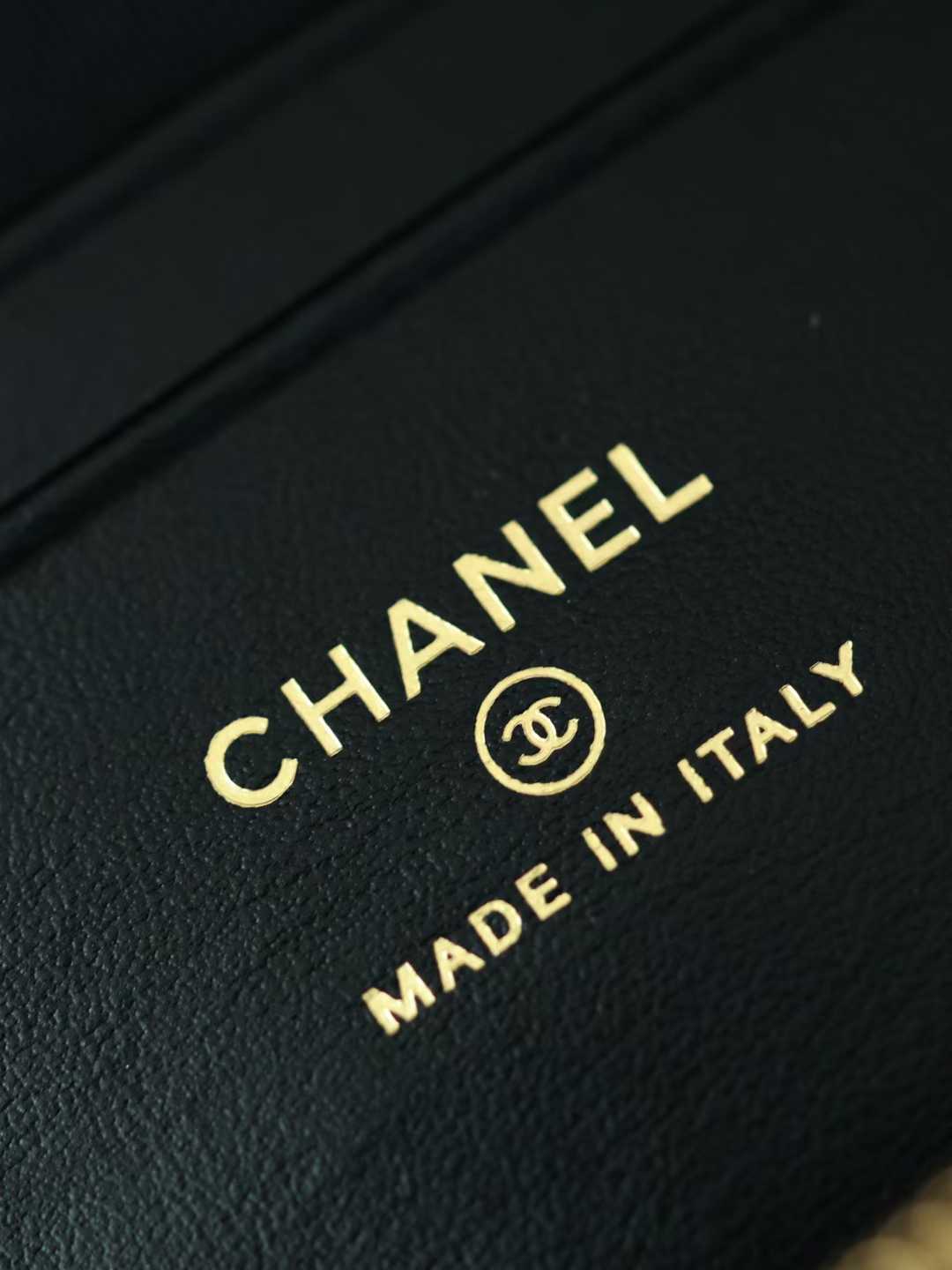 Chanel 26C Top handle box bag view 6