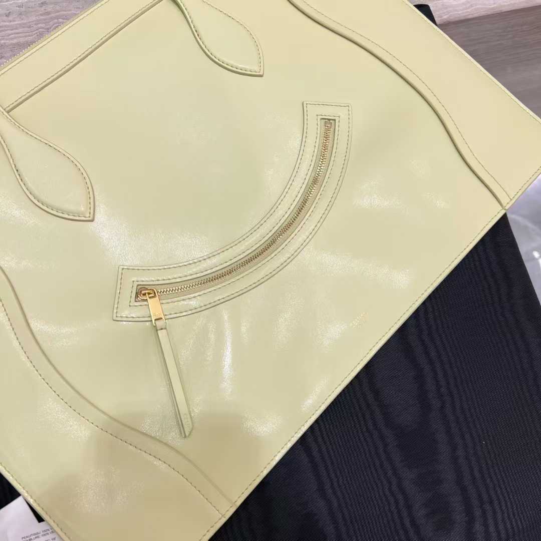 Celine Flat Cabas New Luggage In Glossy Calfskin view 8