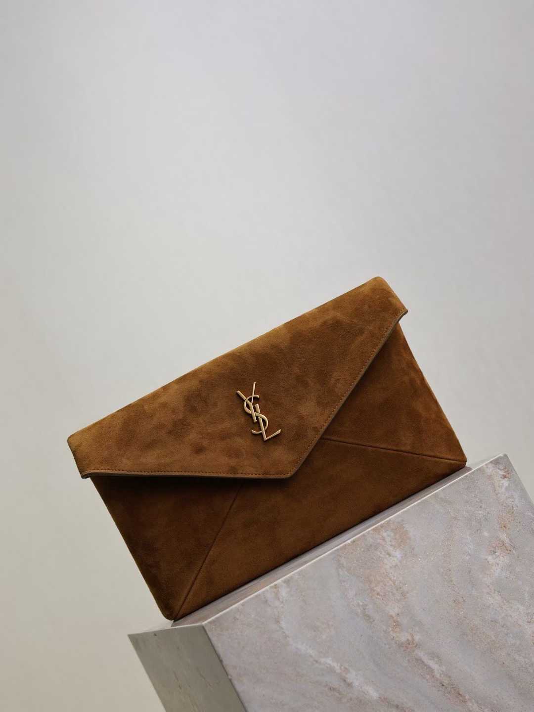 Saint Laurent CASSANDRE pouch on chain in suede view 2