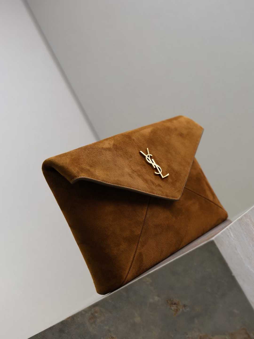 Saint Laurent CASSANDRE pouch on chain in suede view 3