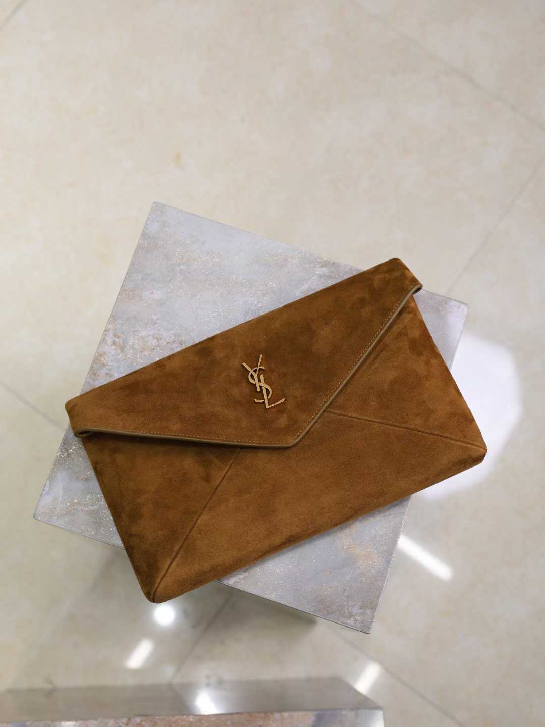 Saint Laurent CASSANDRE pouch on chain in suede view 7