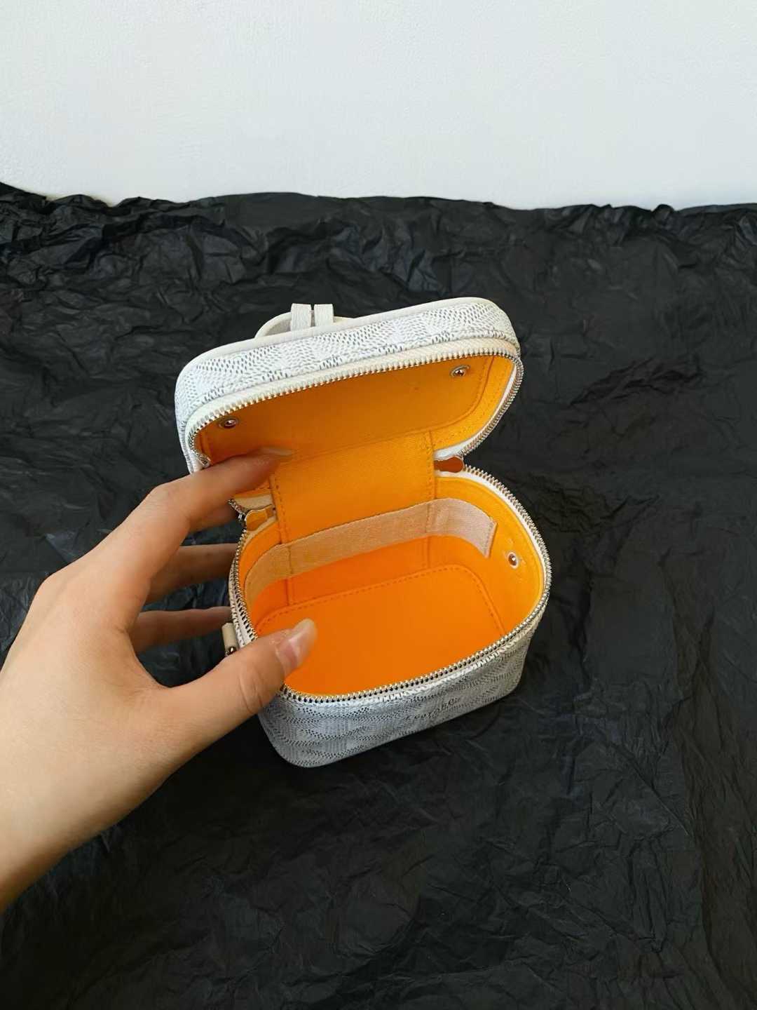 Goyard Muse Nano Vanity view 17
