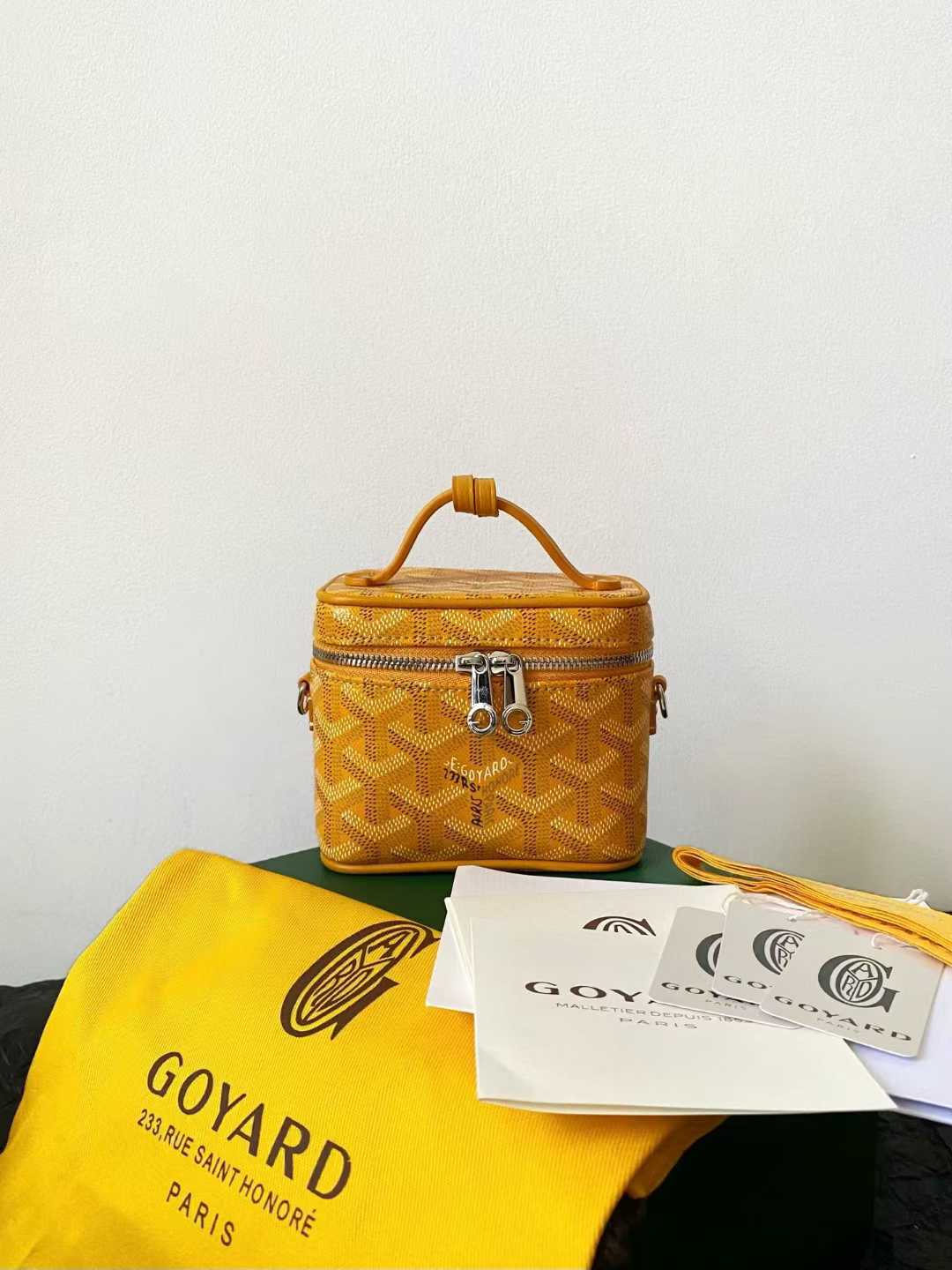 Goyard Muse Nano Vanity view 4
