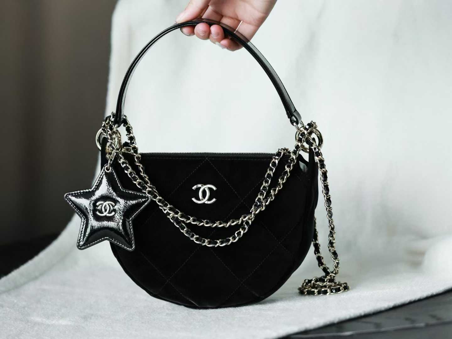Chanel 25n Pochette Avec view 1