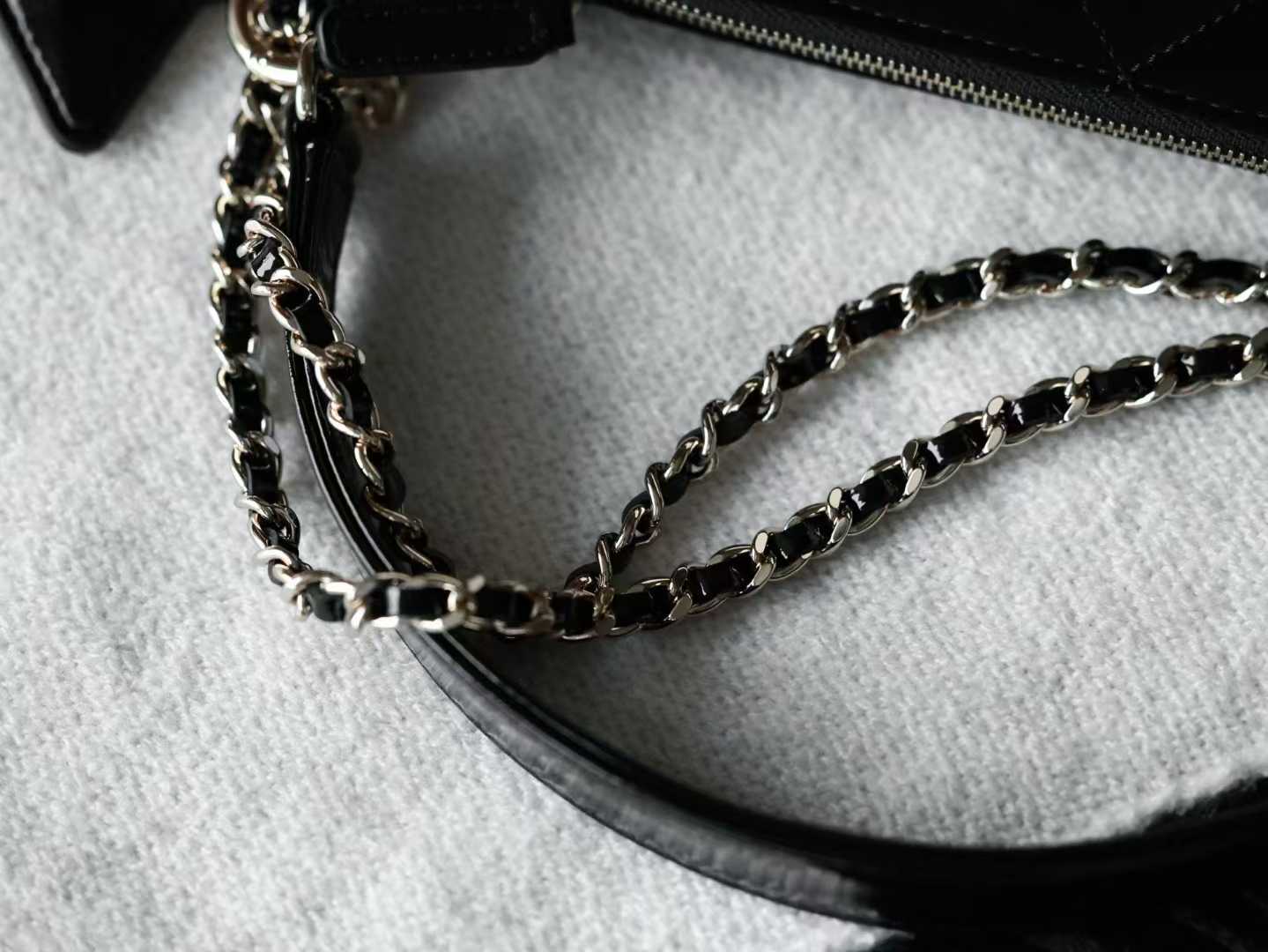 Chanel 25n Pochette Avec view 4