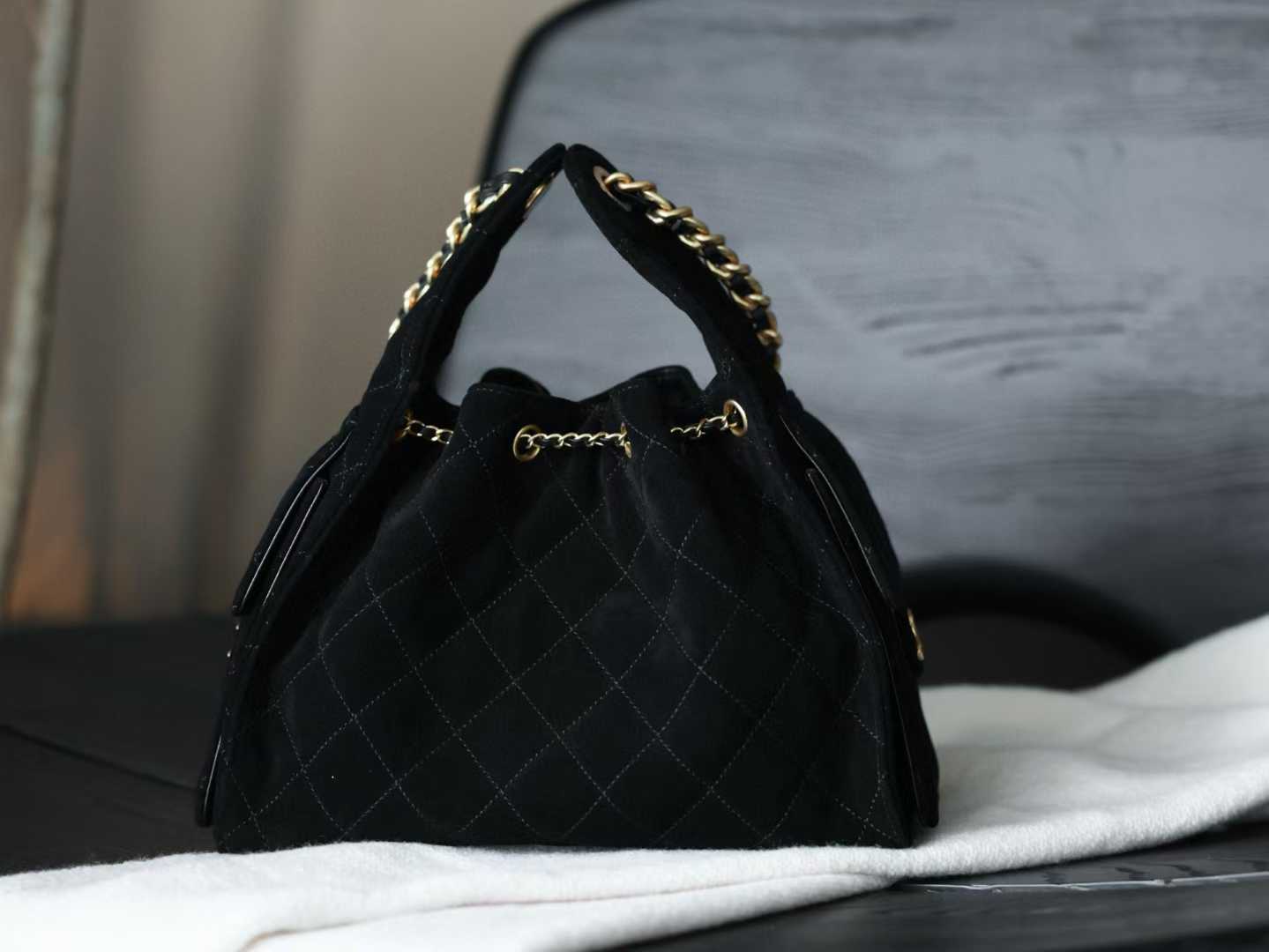 Chanel 25 Handbag view 2