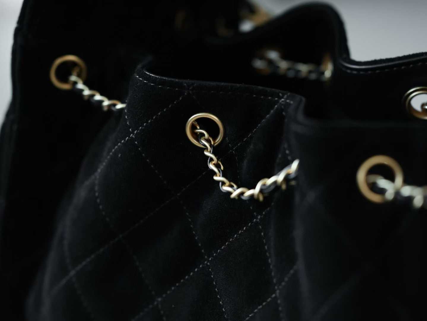 Chanel 25 Handbag view 6