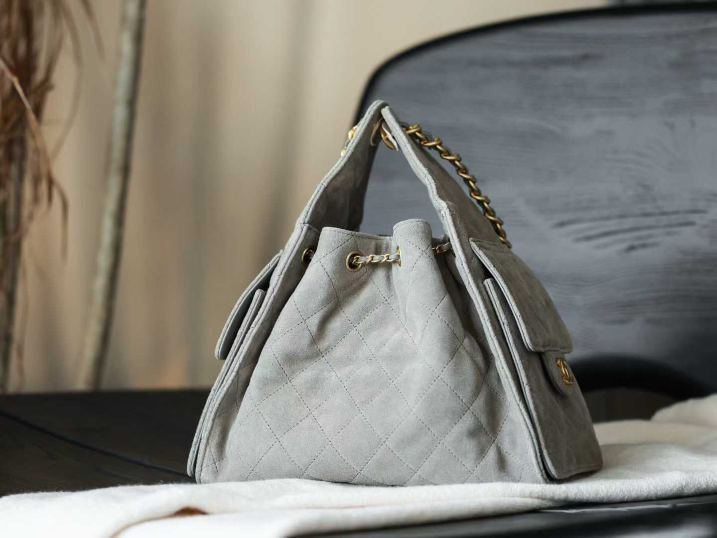 Chanel 25 Handbag view 2