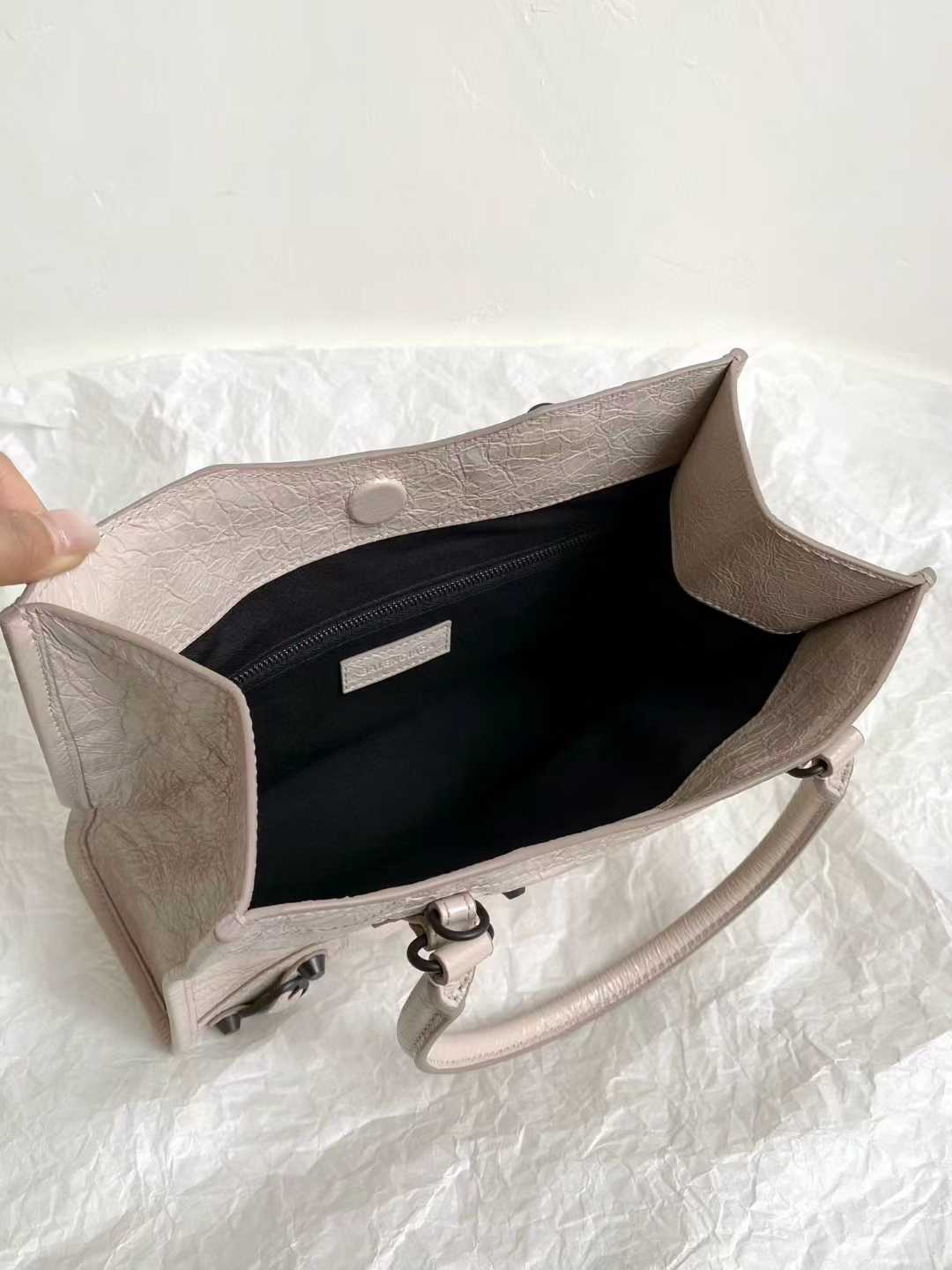 Balenciaga Women’s Le City Tote Bag view 9