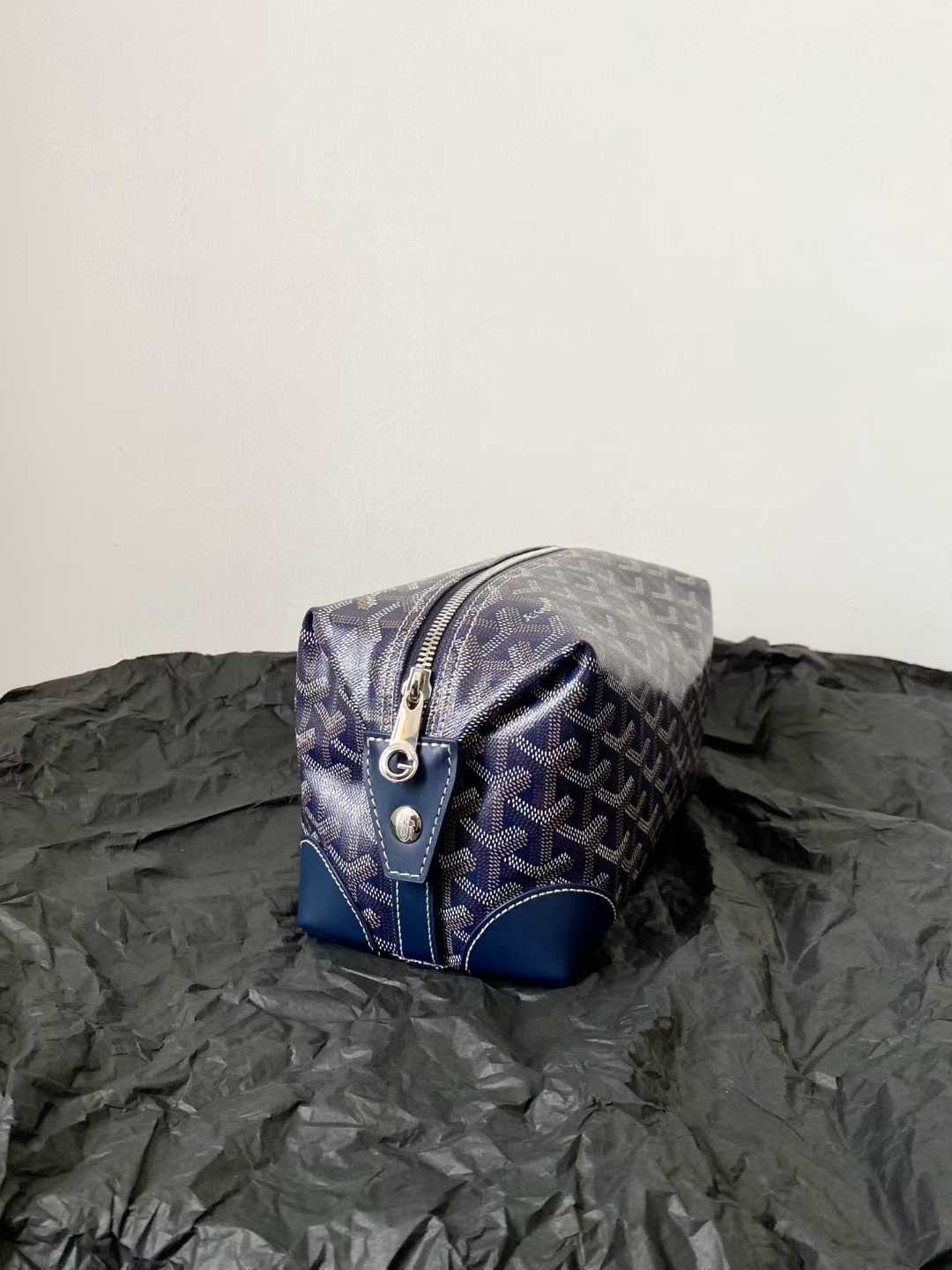 Goyard Bowling 25 Toiletry Bag view 17