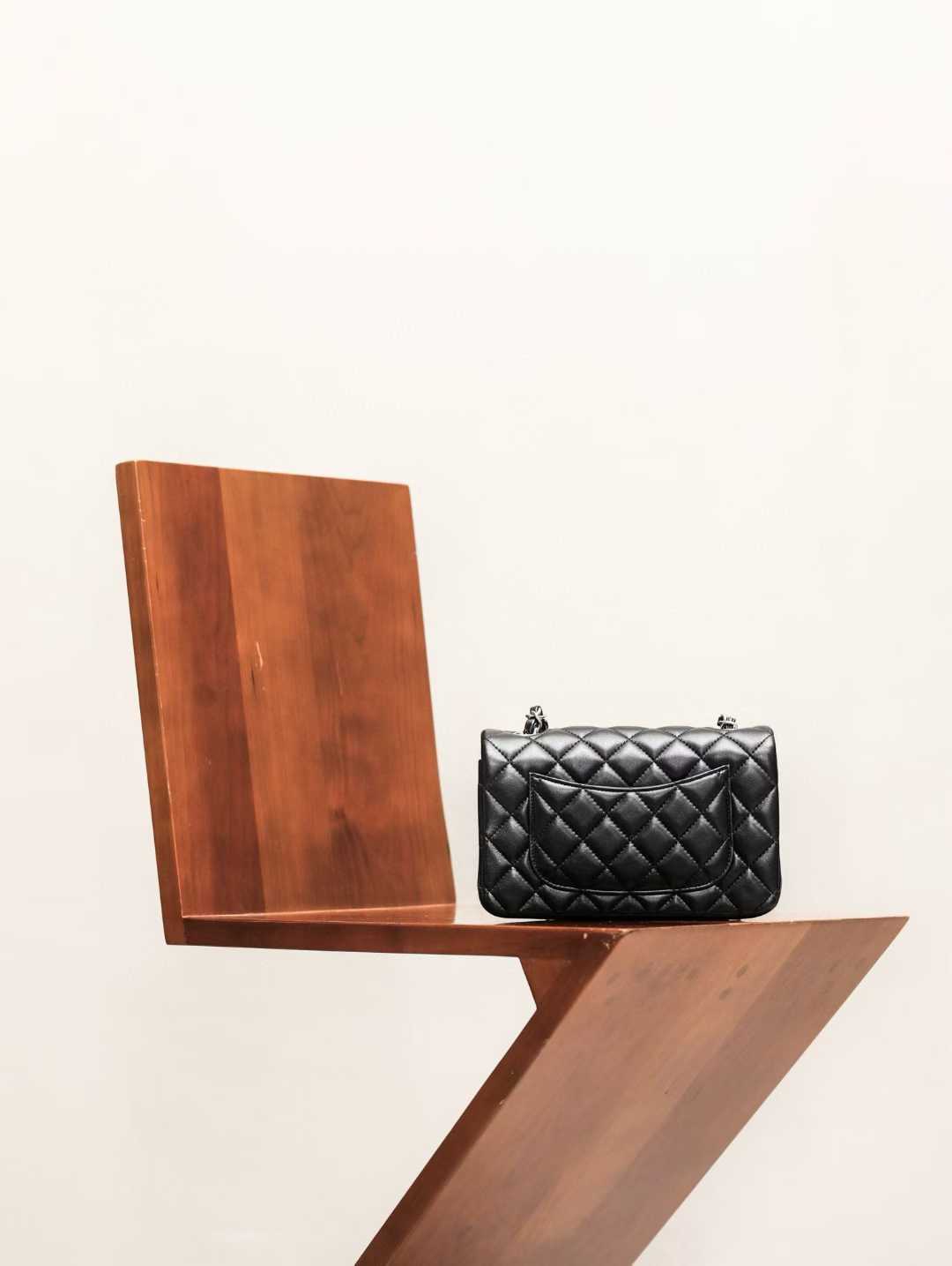 Chanel Flap bags view 12