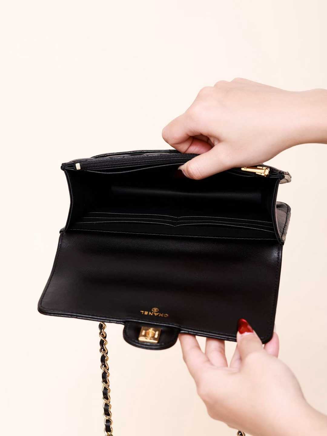 Chanel 25B MINI Postman’s bag view 3