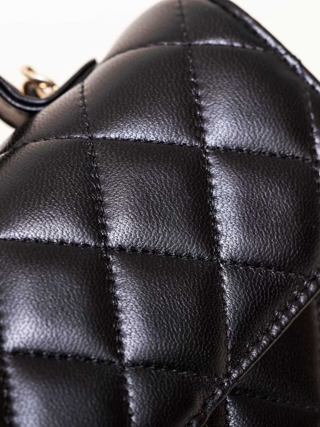 Chanel 25B MINI Postman’s bag view 5