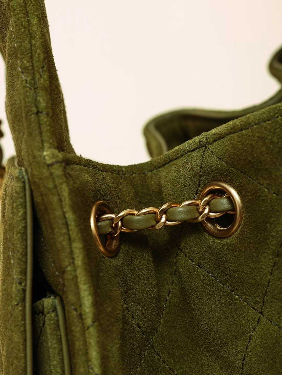 Chanel 25 Handbag view 7