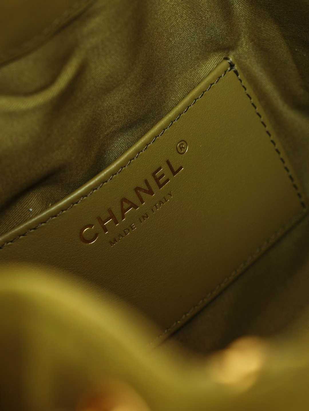 Chanel 25 Handbag view 9