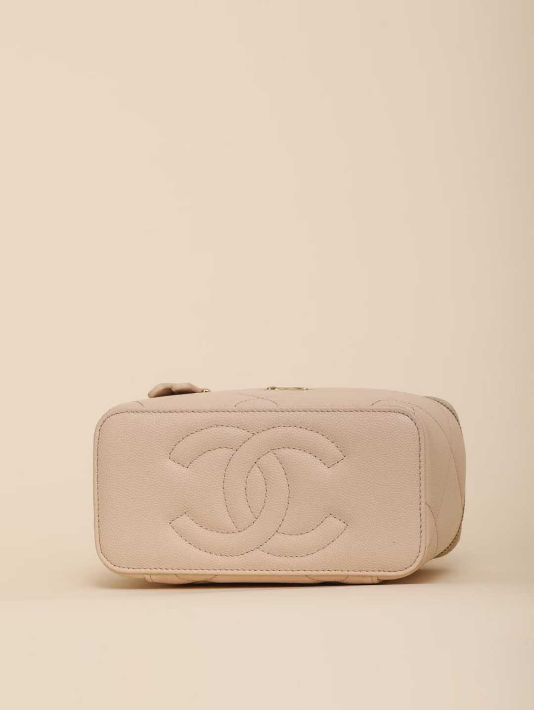 Chanel Chain makeup bag view 8