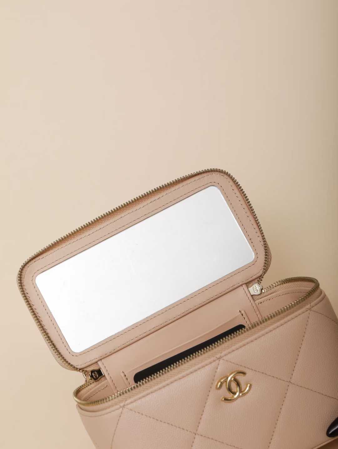 Chanel Chain makeup bag view 9