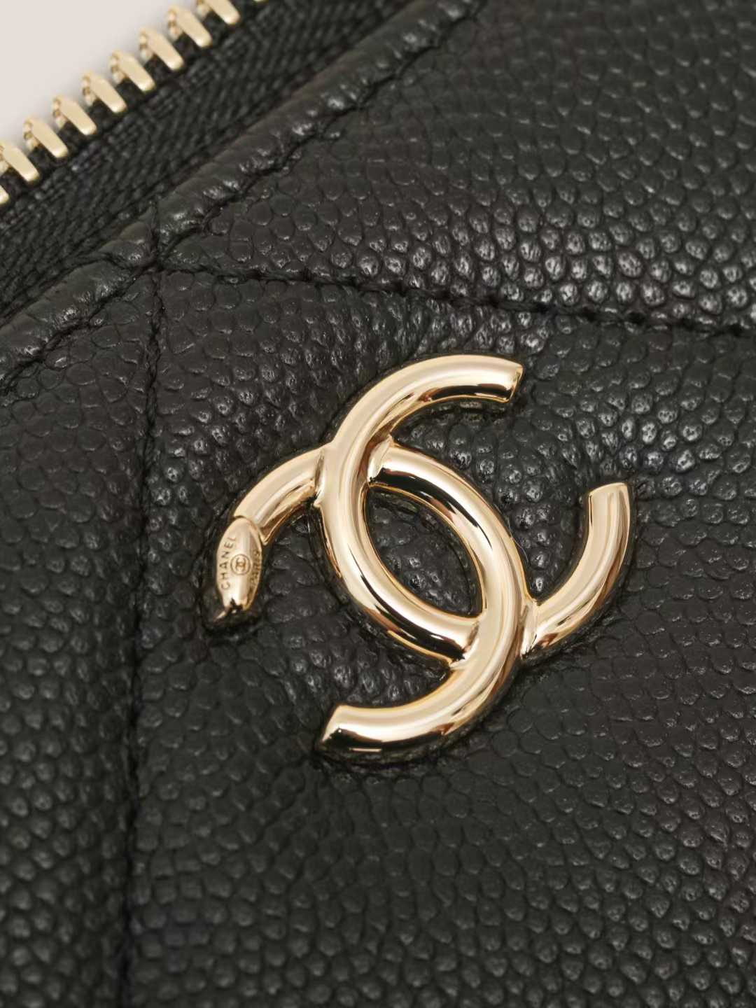 Chanel Chain makeup bag view 4