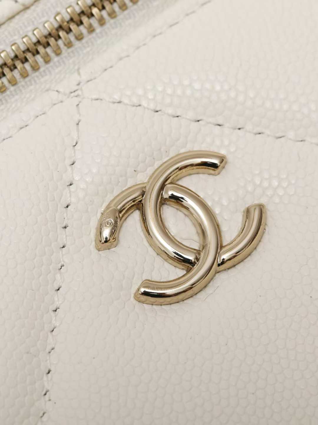 Chanel Chain makeup bag view 4