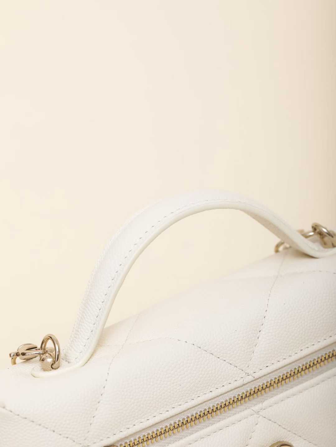 Chanel Chain makeup bag view 8