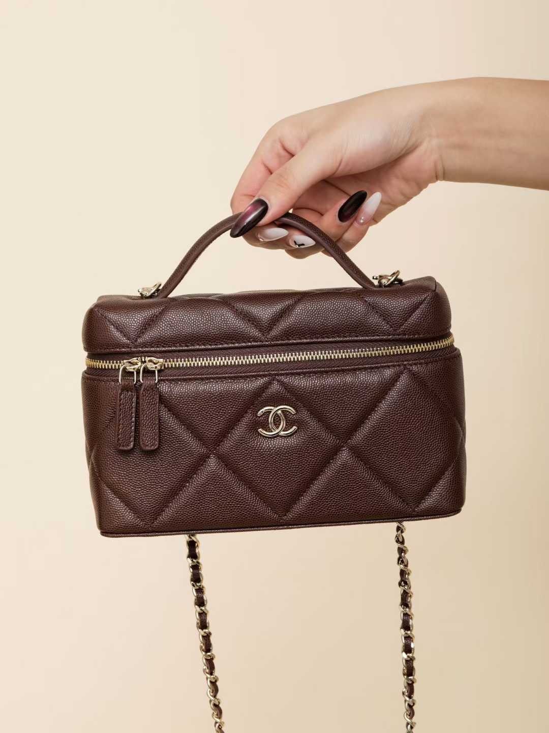 Chanel Chain makeup bag view 1