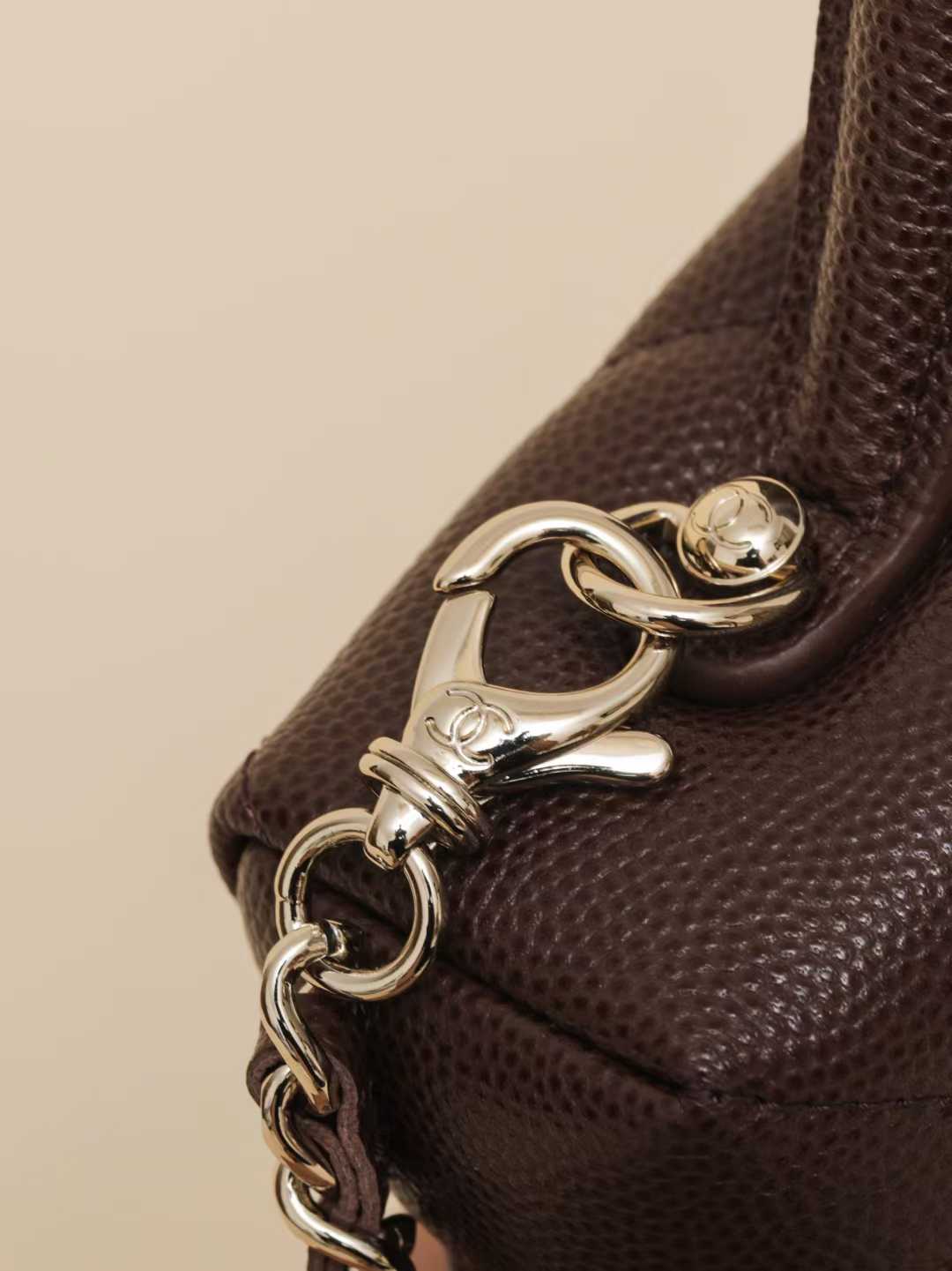 Chanel Chain makeup bag view 4