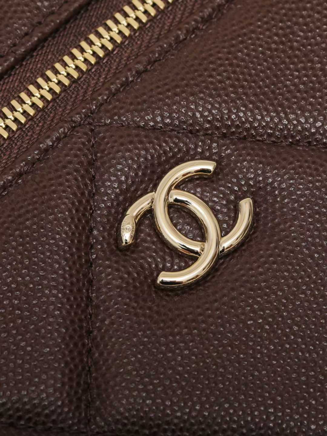 Chanel Chain makeup bag view 5