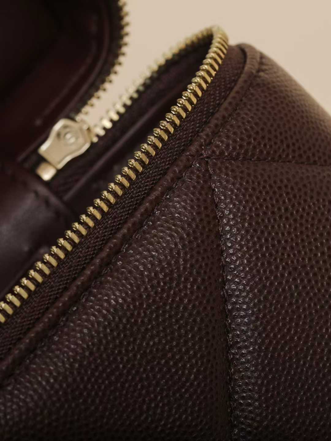 Chanel Chain makeup bag view 8