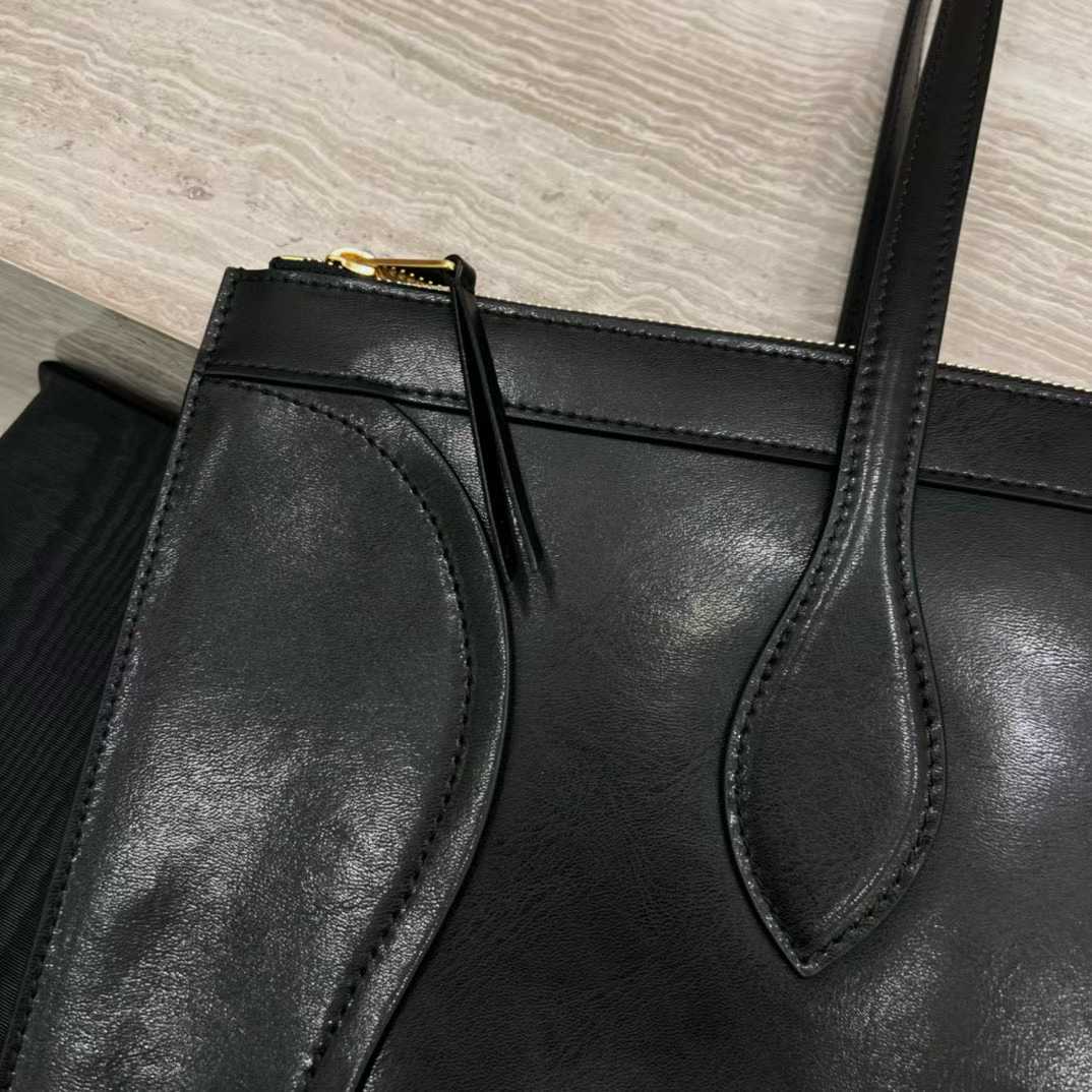 Celine Flat Cabas New Luggage In Glossy Calfskin view 7