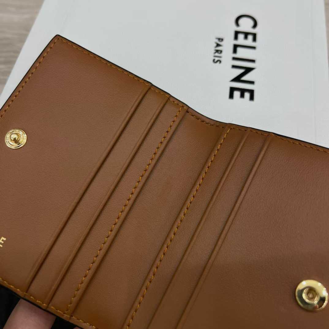 Celine BI-FOLD CARD HOLDER IN Shiny calfskin view 4