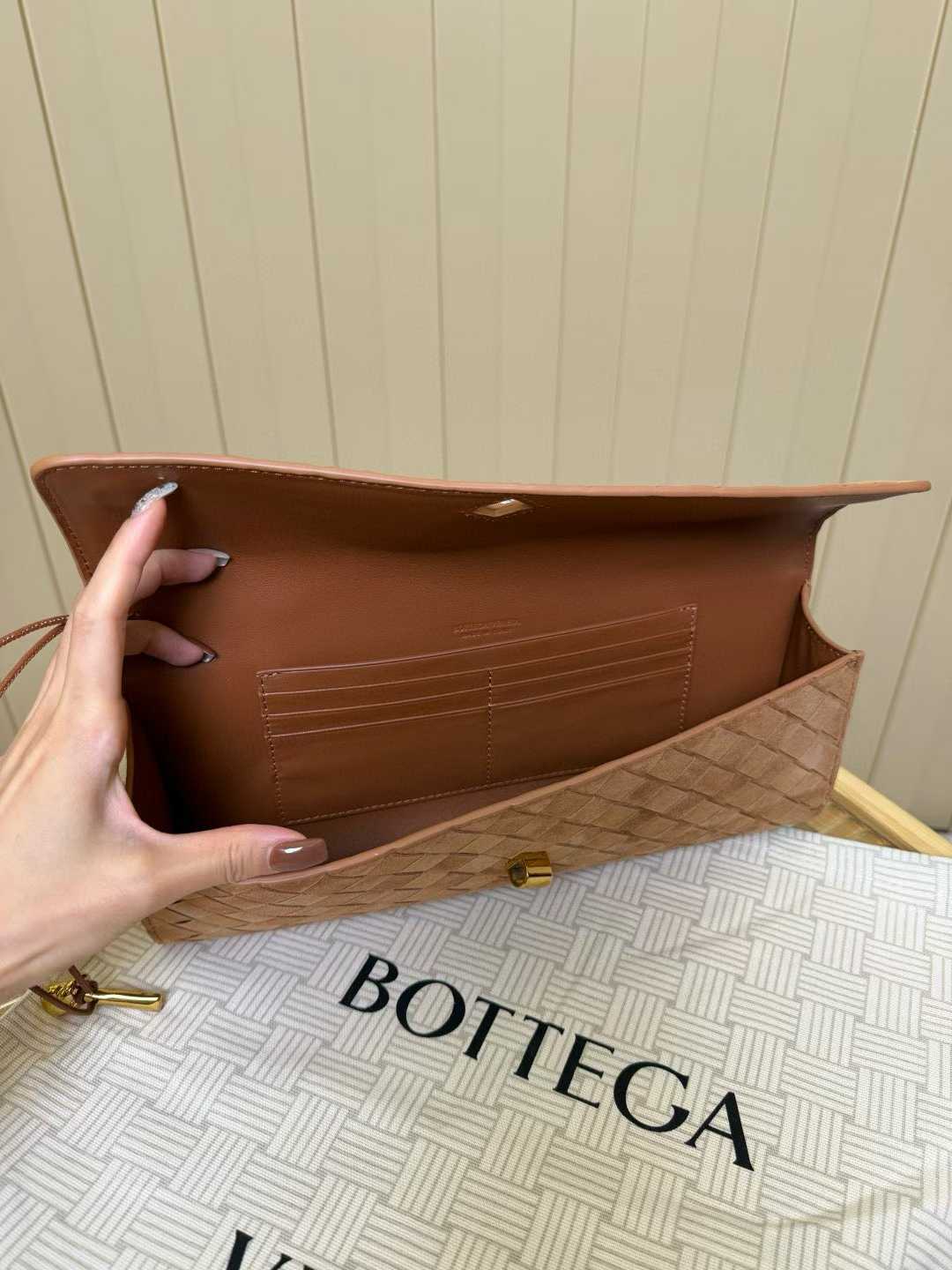 Bottega Veneta Andiamo Clutch view 6