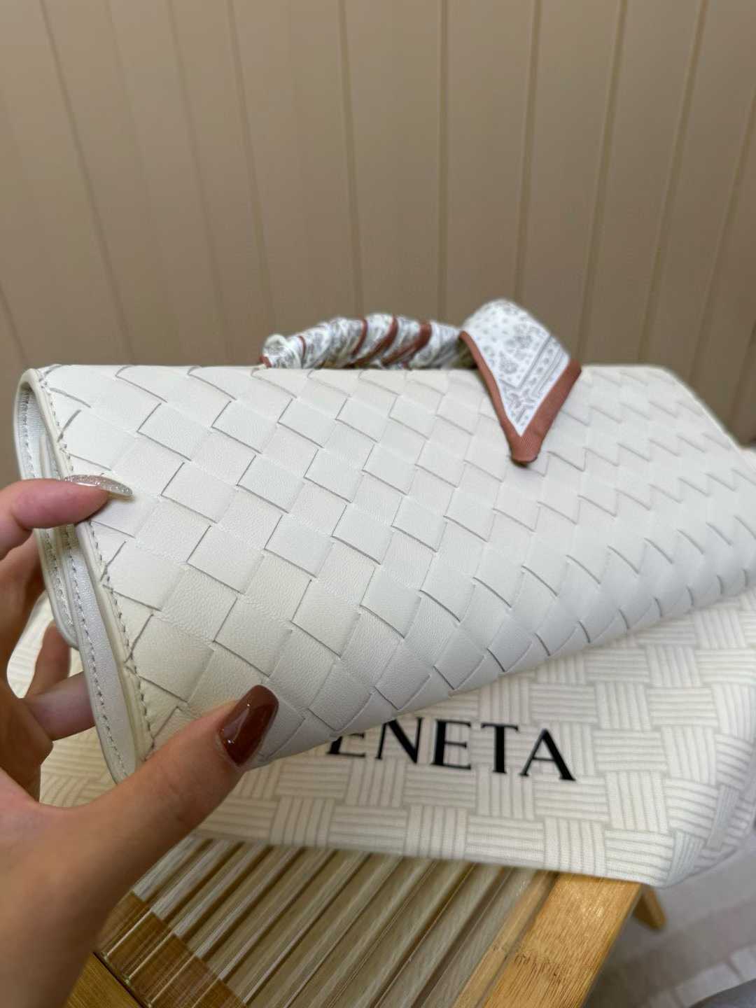 Bottega Veneta Andiamo Clutch view 6