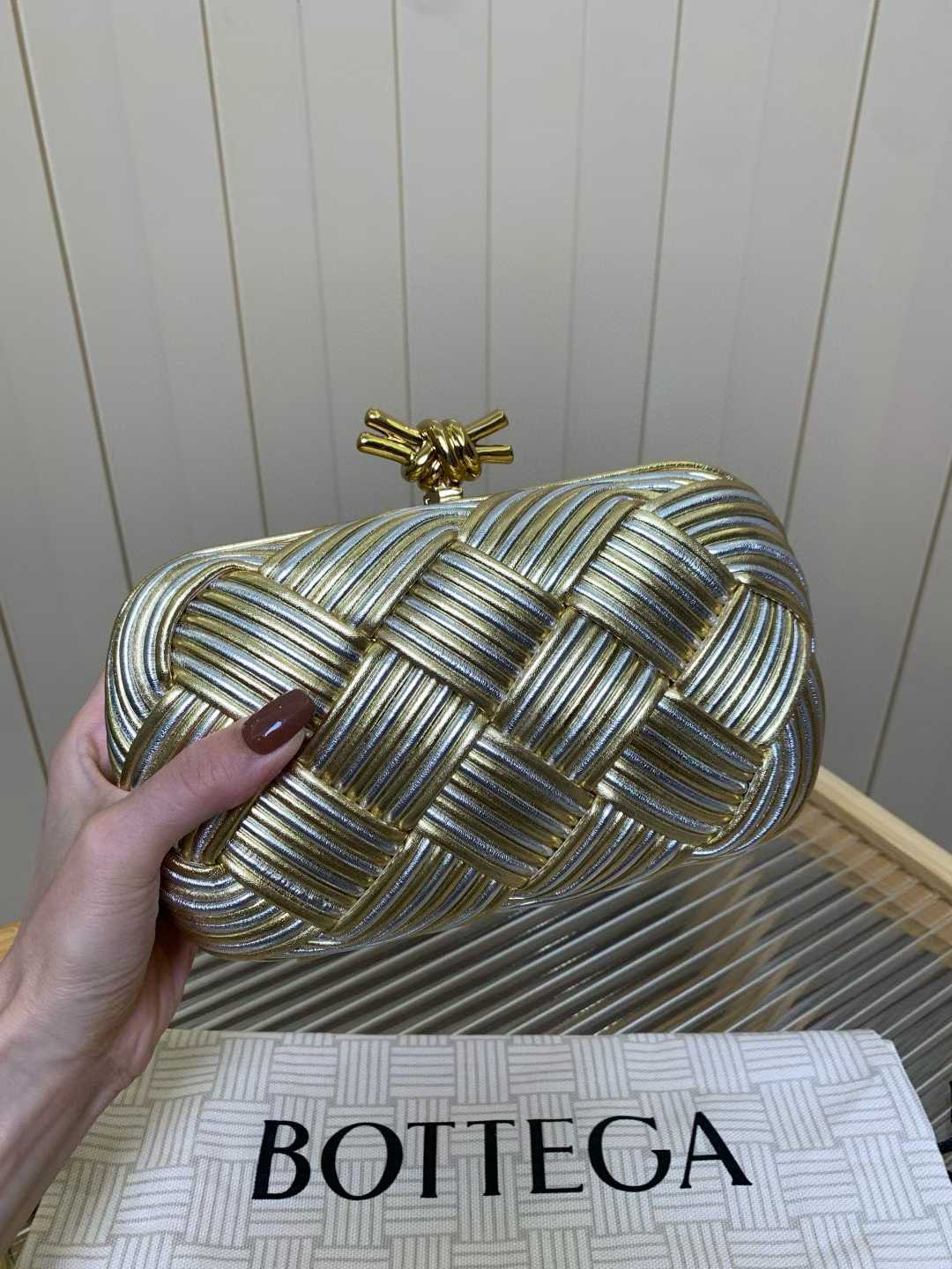 Bottega Veneta Knot view 1