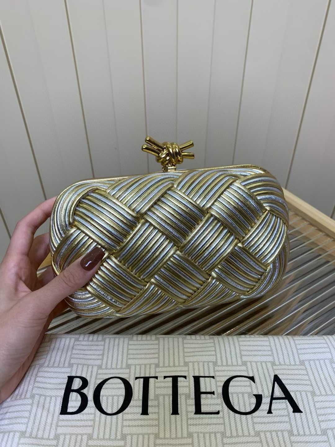 Bottega Veneta Knot view 2