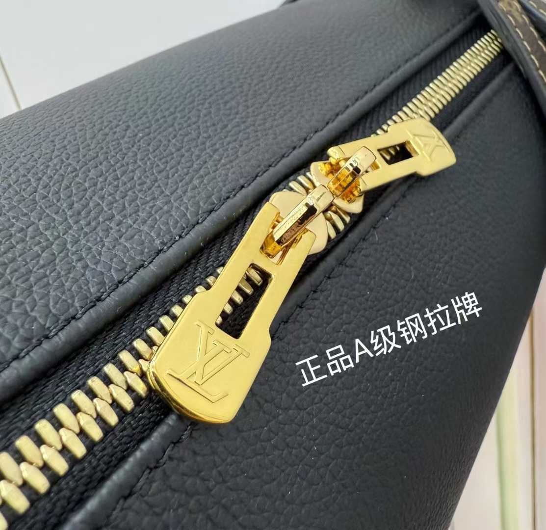 Louis Vuitton Express Bag view 6