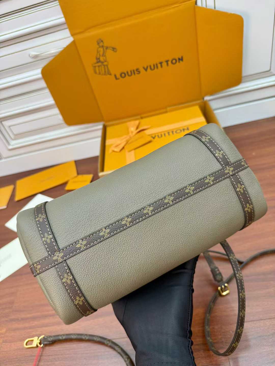 Louis Vuitton Express Bag view 3