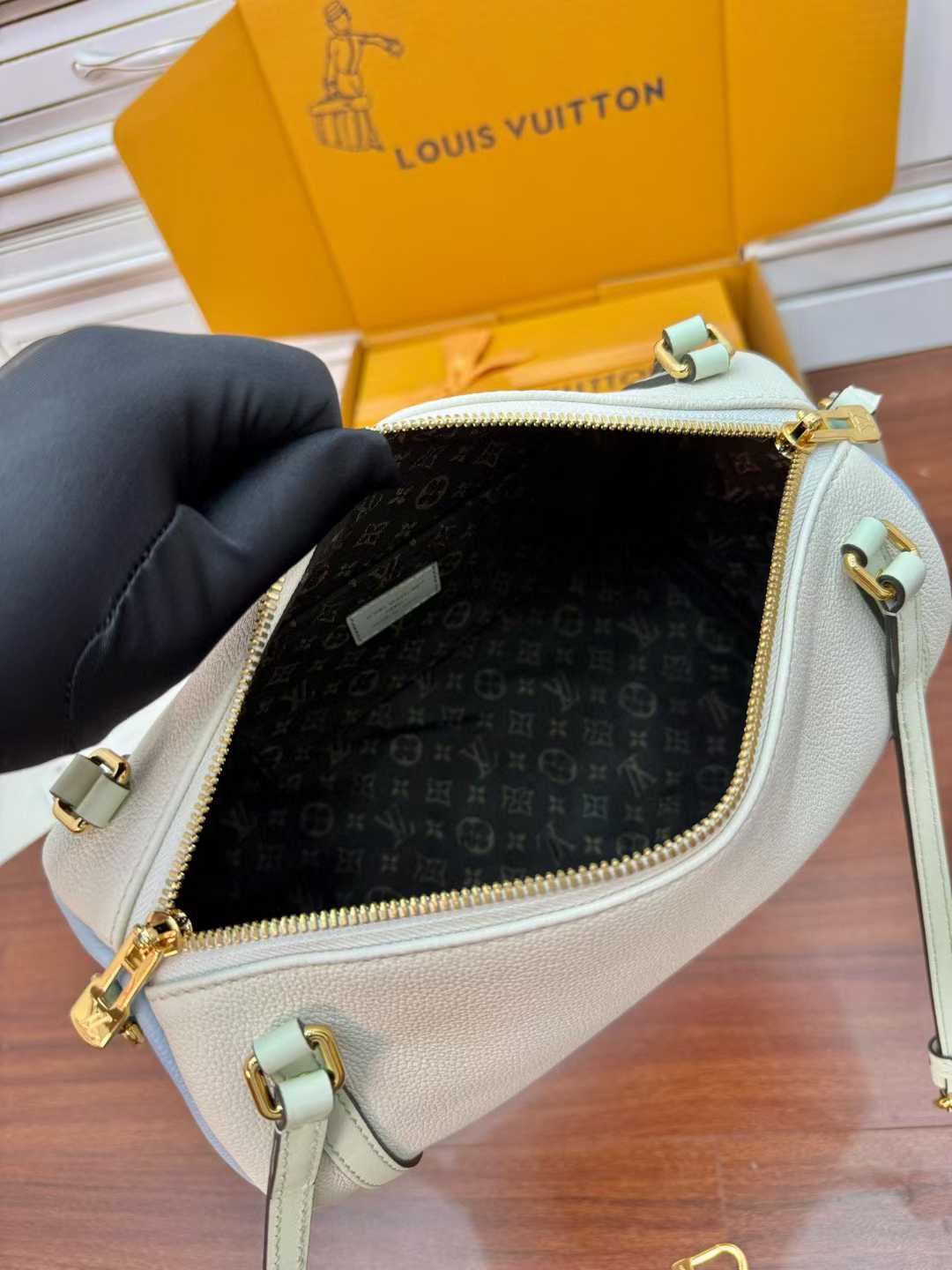 Louis Vuitton Express Bag view 4