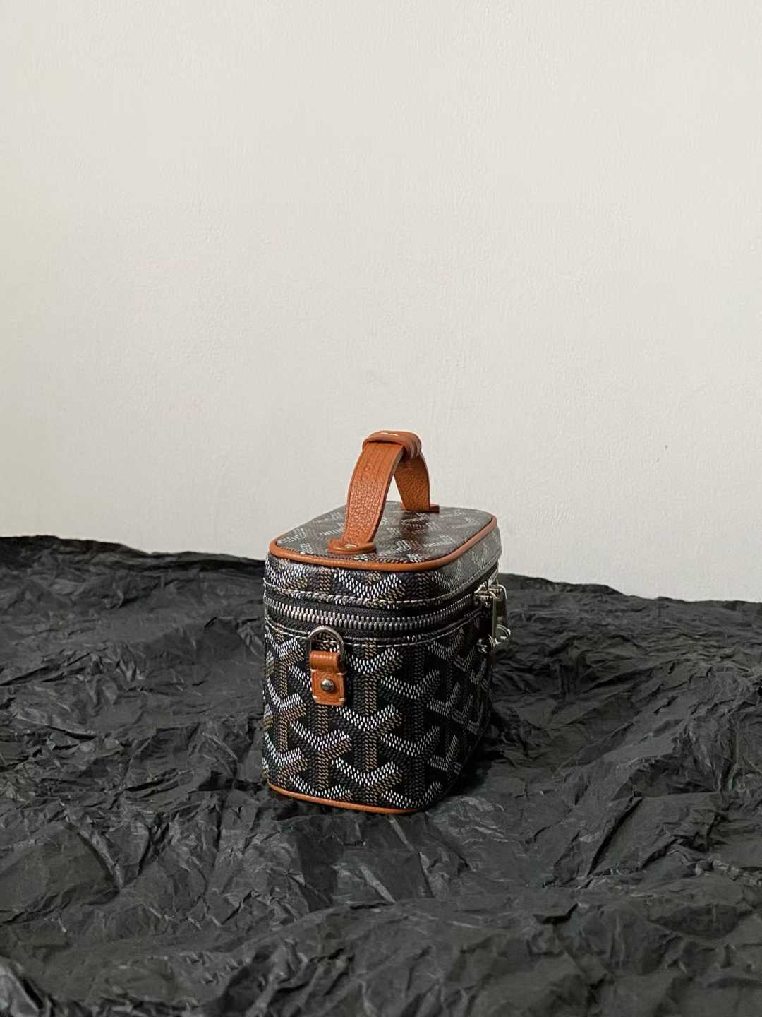 Goyard Muse Nano Vanity(11 available) view 2