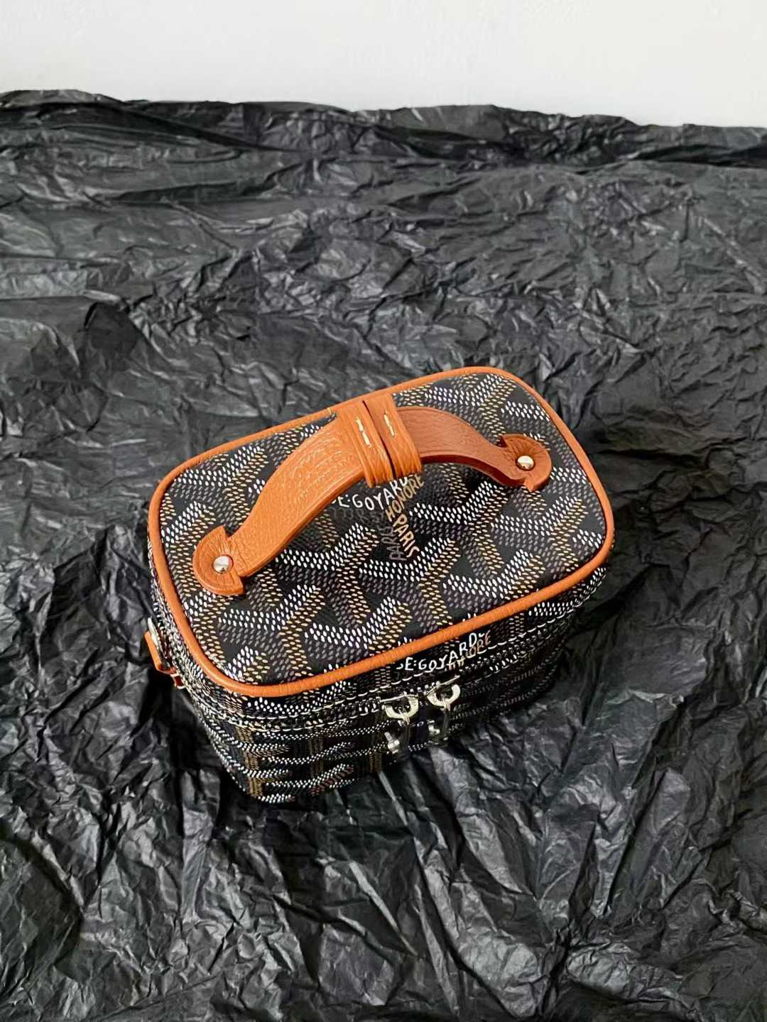 Goyard Muse Nano Vanity(11 available) view 3