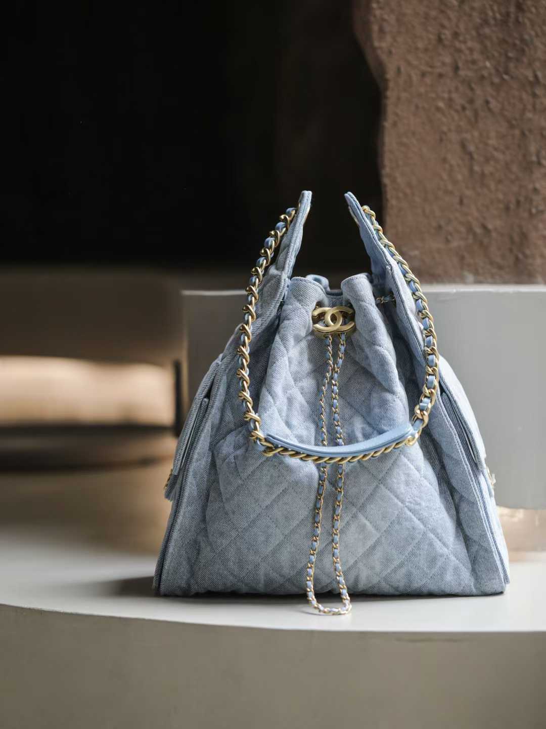 Chanel 25 Handbag (003) view 1
