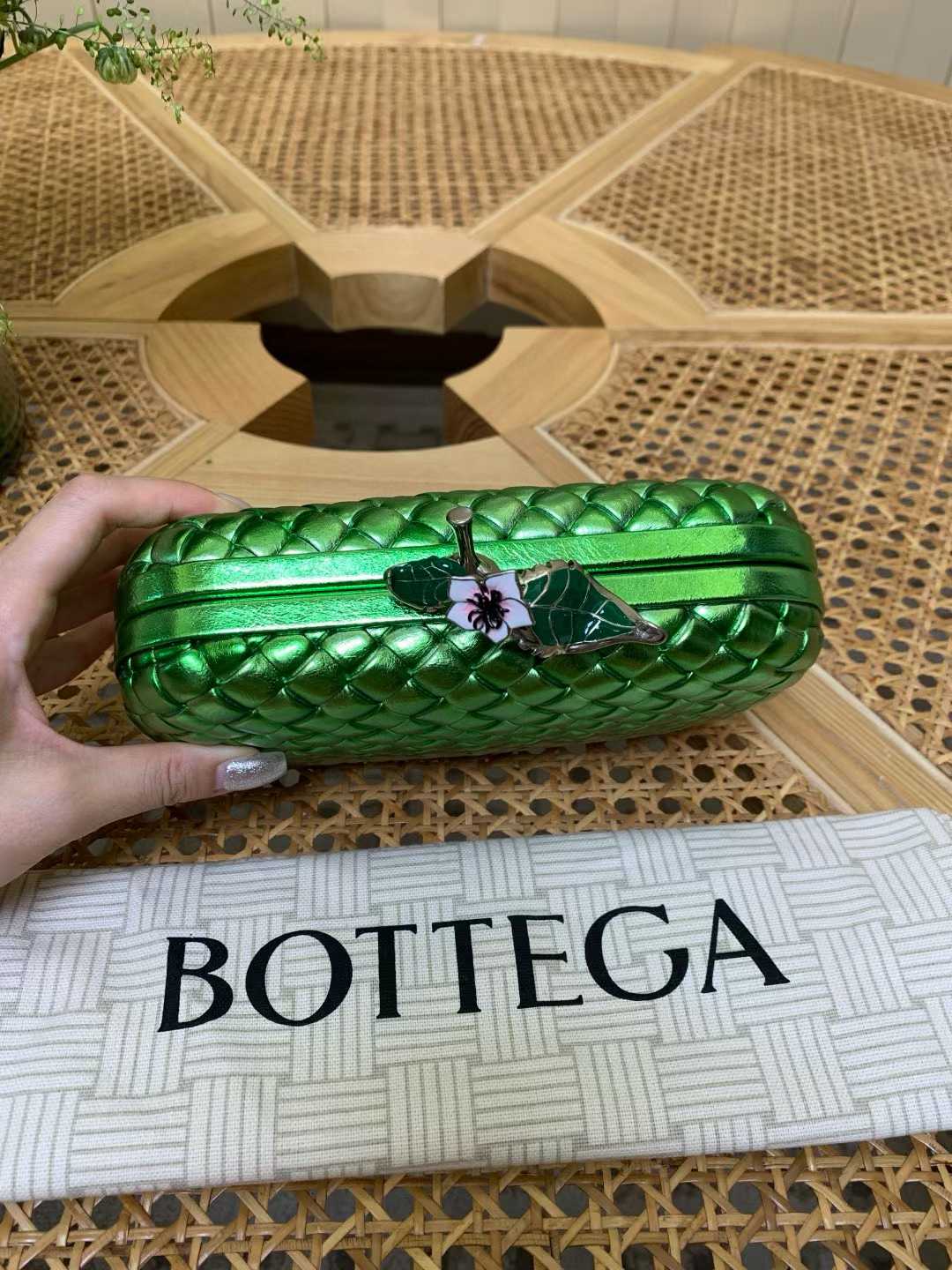 Bottega Veneta Knot view 2