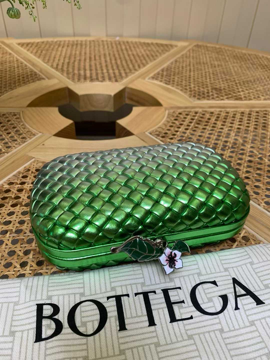 Bottega Veneta Knot view 5