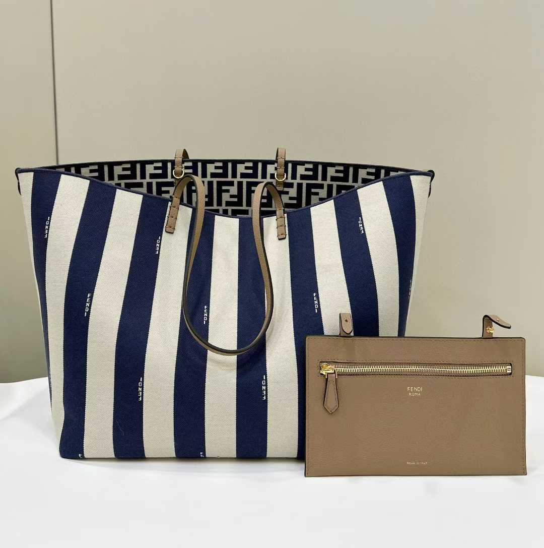 Fendi Roll Large view 1
