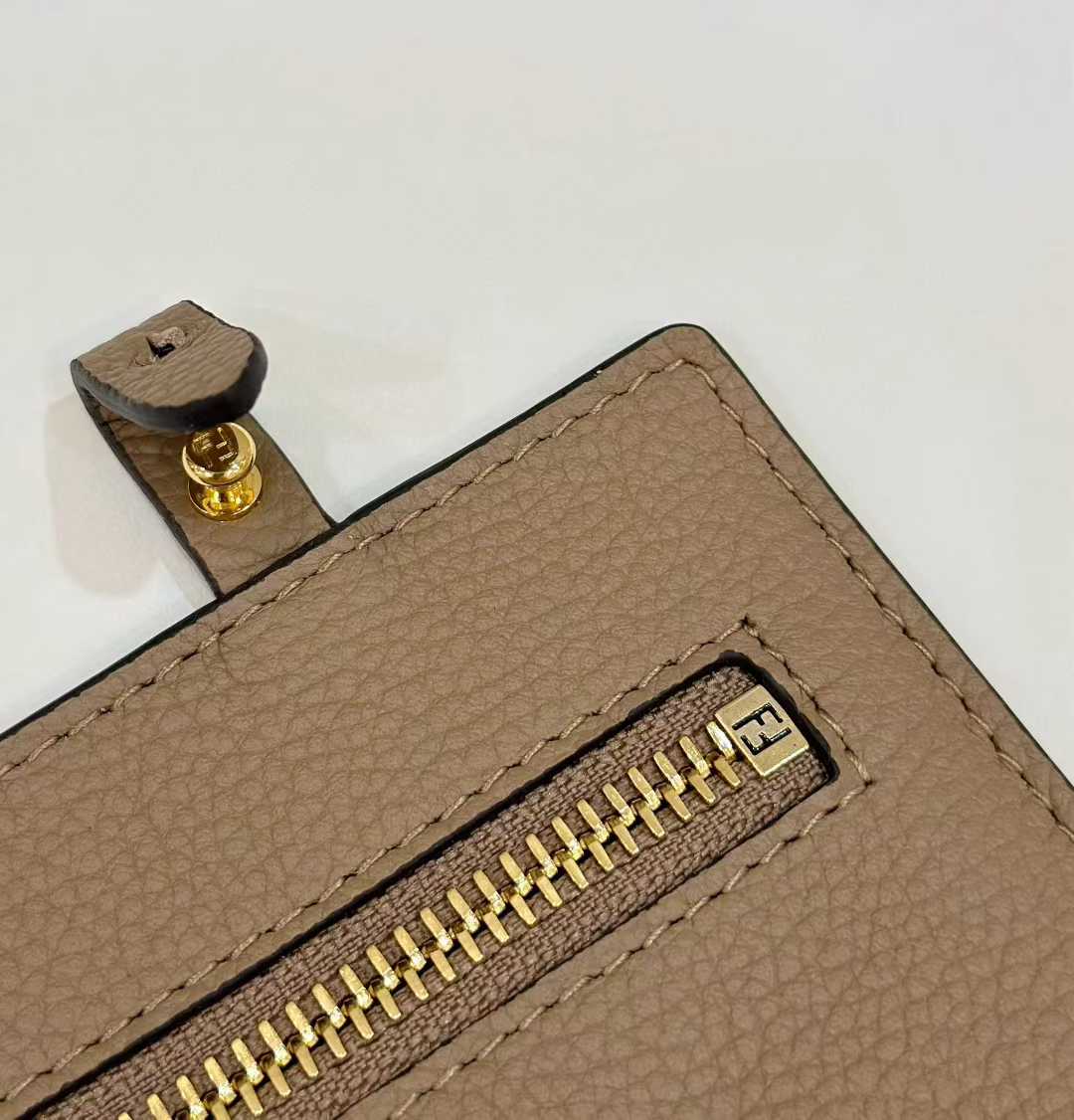 Fendi Roll Large view 15