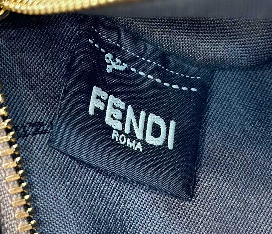 Fendi Roll Large view 16